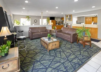 Super 8 by Wyndham New Stanton hotel thumbnail 4