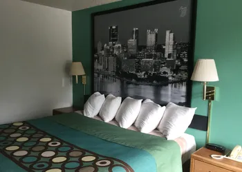 Super 8 by Wyndham New Stanton hotel thumbnail 5