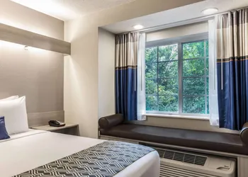 Microtel Inn & Suites by Wyndham Atlanta/Buckhead Area hotel thumbnail 4
