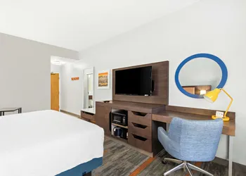 Hampton Inn & Suites Phoenix-Goodyear hotel thumbnail 6