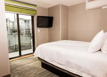 Hampton Inn & Suites Seattle-Downtown hotel thumbnail 5