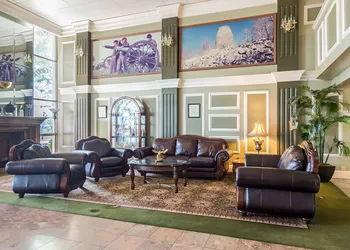 The Plaza Inn & Suites hotel thumbnail 3