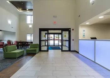 Holiday Inn Express Hotel & Suites South Bend by IHG hotel thumbnail 3