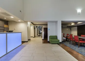 Holiday Inn Express Hotel & Suites South Bend by IHG hotel thumbnail 4