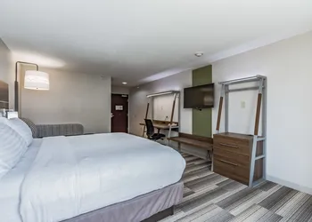 Holiday Inn Express Hotel & Suites South Bend by IHG hotel thumbnail 6