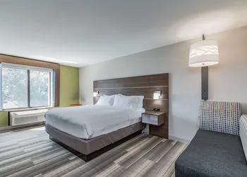 Holiday Inn Express Hotel & Suites South Bend by IHG hotel thumbnail 8