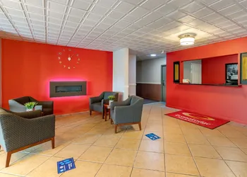 Econo Lodge Inn & Suites Granite City - St. Louis hotel thumbnail 2