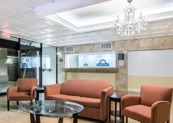 Days Inn by Wyndham St. Petersburg / Tampa Bay Area hotel thumbnail 3