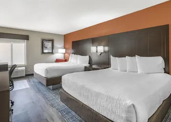 Best Western Plus Lee's Summit Hotel & Suites hotel thumbnail 6