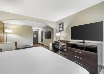 Best Western Plus Lee's Summit Hotel & Suites hotel thumbnail 8