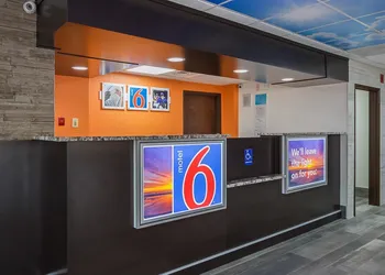 Motel 6 Savannah, GA - Midtown hotel thumbnail 5