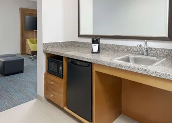 Hampton Inn & Suites Clayton/St. Louis-Galleria Area hotel thumbnail 7