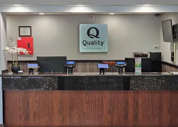 Quality Inn & Suites Vancouver North hotel thumbnail 5