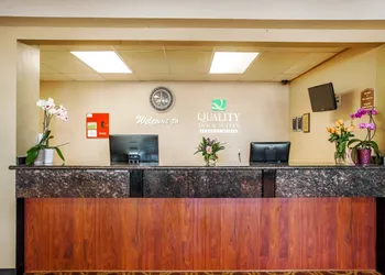 Quality Inn & Suites Vancouver North hotel thumbnail 6