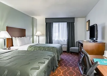 Quality Inn & Suites Vancouver North hotel thumbnail 7