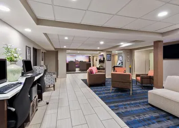 La Quinta Inn & Suites by Wyndham Goodlettsville - Nashville hotel thumbnail 2