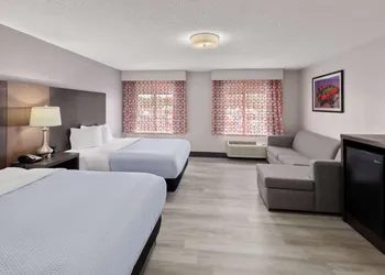 La Quinta Inn & Suites by Wyndham Goodlettsville - Nashville hotel thumbnail 5