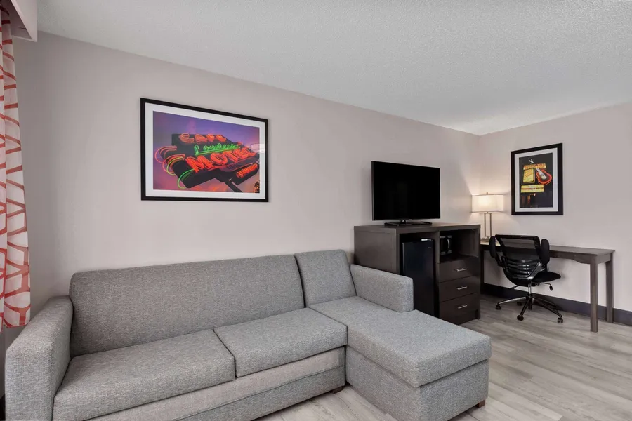 La Quinta Inn & Suites by Wyndham Goodlettsville - Nashville hotel detail image 6