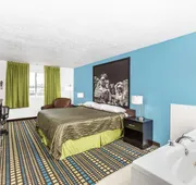 Super 8 by Wyndham North Sioux City hotel detail image 3