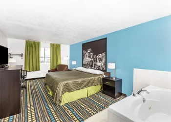 Super 8 by Wyndham North Sioux City hotel thumbnail 3