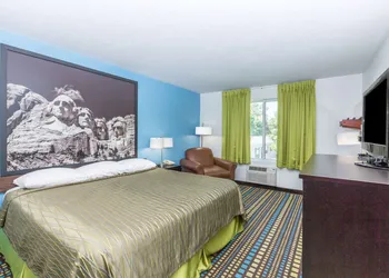 Super 8 by Wyndham North Sioux City hotel thumbnail 4