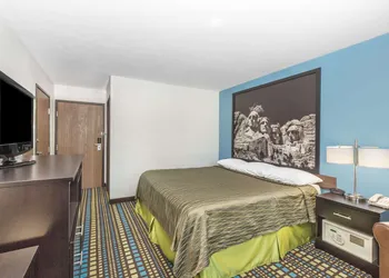 Super 8 by Wyndham North Sioux City hotel thumbnail 6