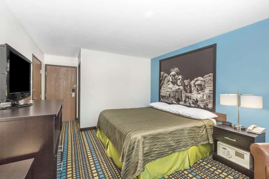 Super 8 by Wyndham North Sioux City hotel detail image 6