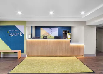 Spark by Hilton Grapevine DFW North hotel thumbnail 3