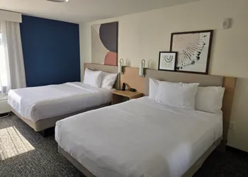 Spark by Hilton Grapevine DFW North hotel thumbnail 6