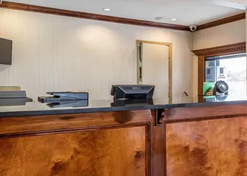 Red Carpet Inn Philadelphia Airport hotel thumbnail 2