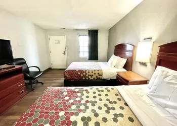 Red Carpet Inn Philadelphia Airport hotel thumbnail 3