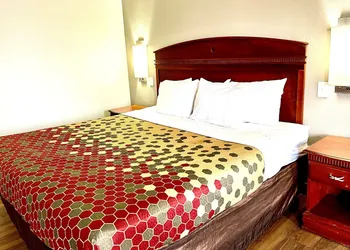 Red Carpet Inn Philadelphia Airport hotel thumbnail 7
