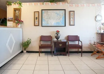 Nassau Holiday Motel hotel thumbnail 2