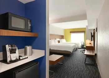 Holiday Inn Express & Suites Pembroke Pines-Sheridan St by IHG hotel thumbnail 7