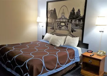 Super 8 by Wyndham O'Fallon MO/St. Louis Area hotel thumbnail 3