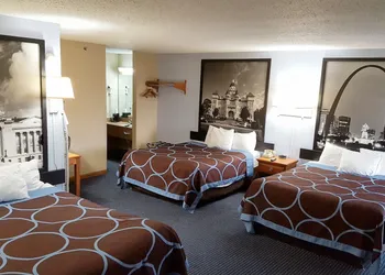 Super 8 by Wyndham O'Fallon MO/St. Louis Area hotel thumbnail 5