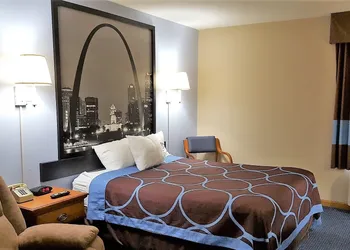 Super 8 by Wyndham O'Fallon MO/St. Louis Area hotel thumbnail 6