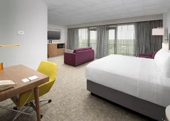 Crowne Plaza San Antonio Airport by IHG hotel thumbnail 8
