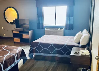 Super 8 by Wyndham Corbin/London KY hotel thumbnail 4