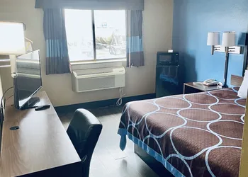 Super 8 by Wyndham Corbin/London KY hotel thumbnail 5