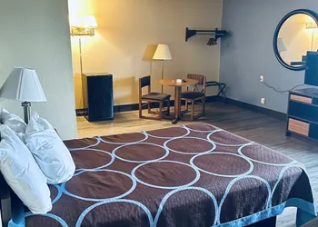 Super 8 by Wyndham Corbin/London KY hotel thumbnail 6
