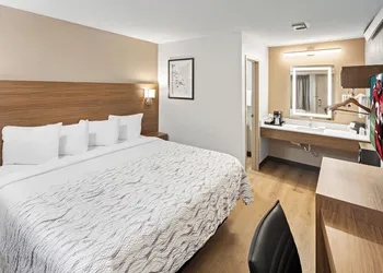 Red Roof Inn PLUS+ Columbus-Ohio State University OSU hotel thumbnail 3