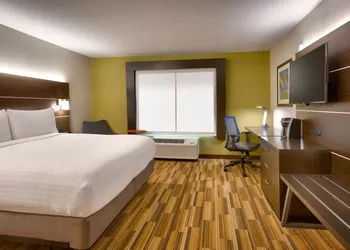 Holiday Inn Express Hotel & Suites El Paso I-10 East by IHG hotel thumbnail 3