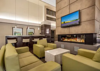 Home Inn & Suites Regina East hotel thumbnail 3