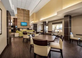 Home Inn & Suites Regina East hotel thumbnail 4