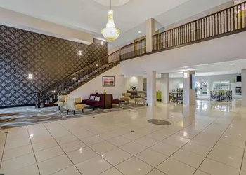 La Quinta Inn & Suites by Wyndham Modesto Salida hotel thumbnail 4