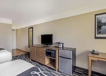 La Quinta Inn & Suites by Wyndham Modesto Salida hotel thumbnail 5