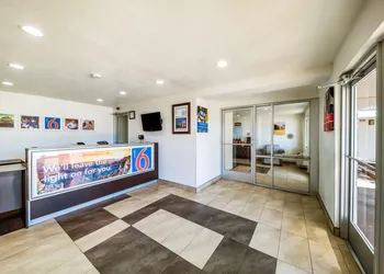 Motel 6 Dallas, TX - Farmers Branch hotel thumbnail 2