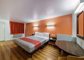 Motel 6 Dallas, TX - Farmers Branch hotel thumbnail 6