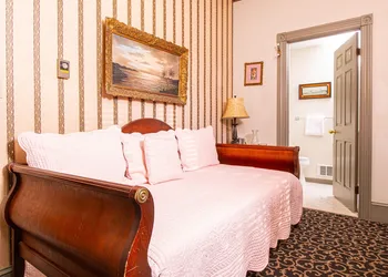 The Lafayette Inn hotel thumbnail 7